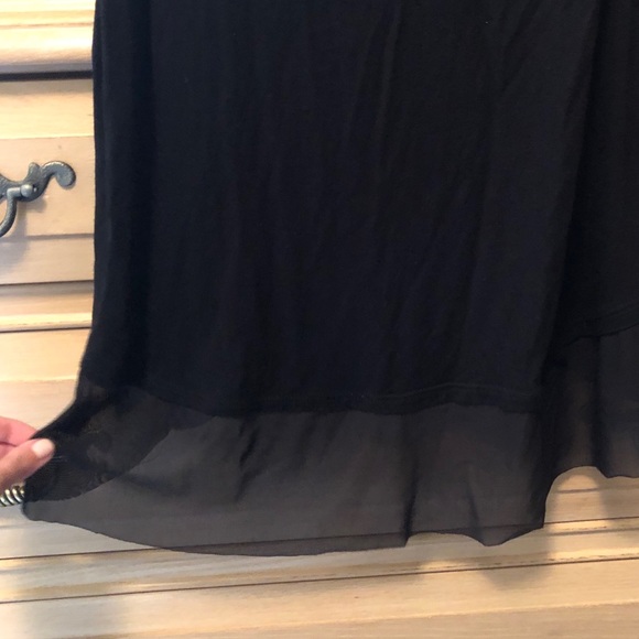 Flowy Black Tank - Picture 5 of 5